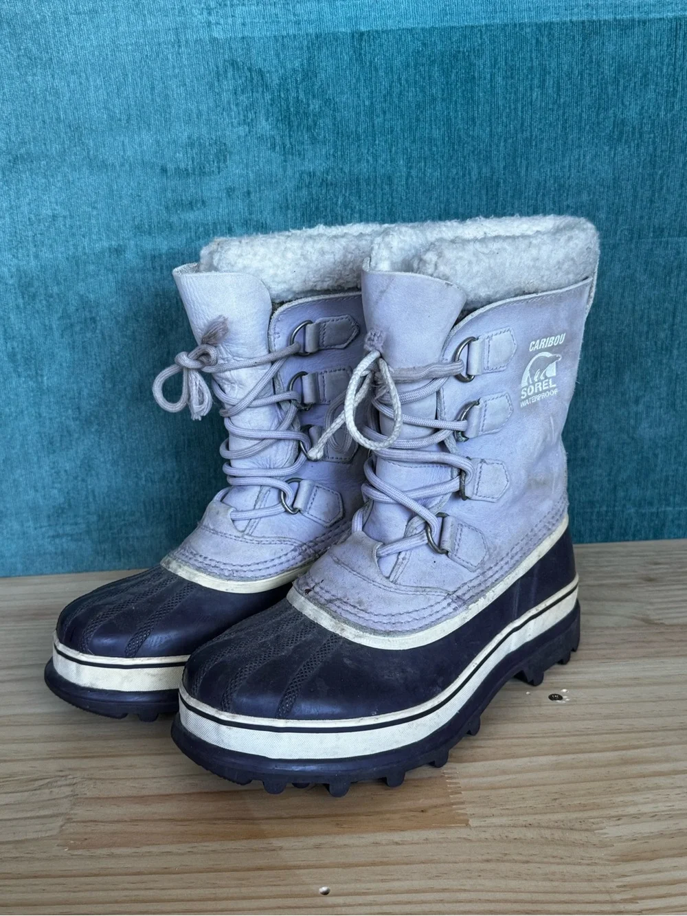 Sorel Lavender Caribou Snow Boots W8/EU39